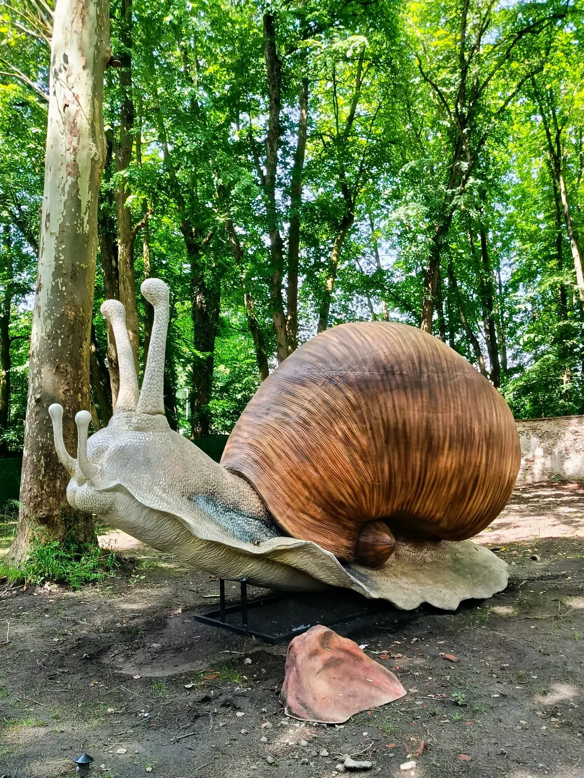 Obří šnek, obří model v parku Svět obrů, Chlum u Třeboně